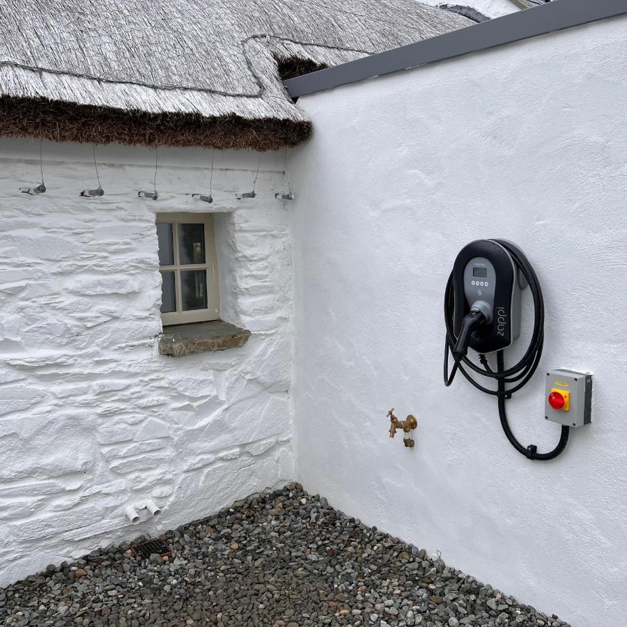 Secluded Thatched Cottage, Near Beaches & Hill Walking Rashenny Exterior foto